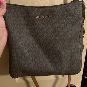 Brown medium size Michael kors - used